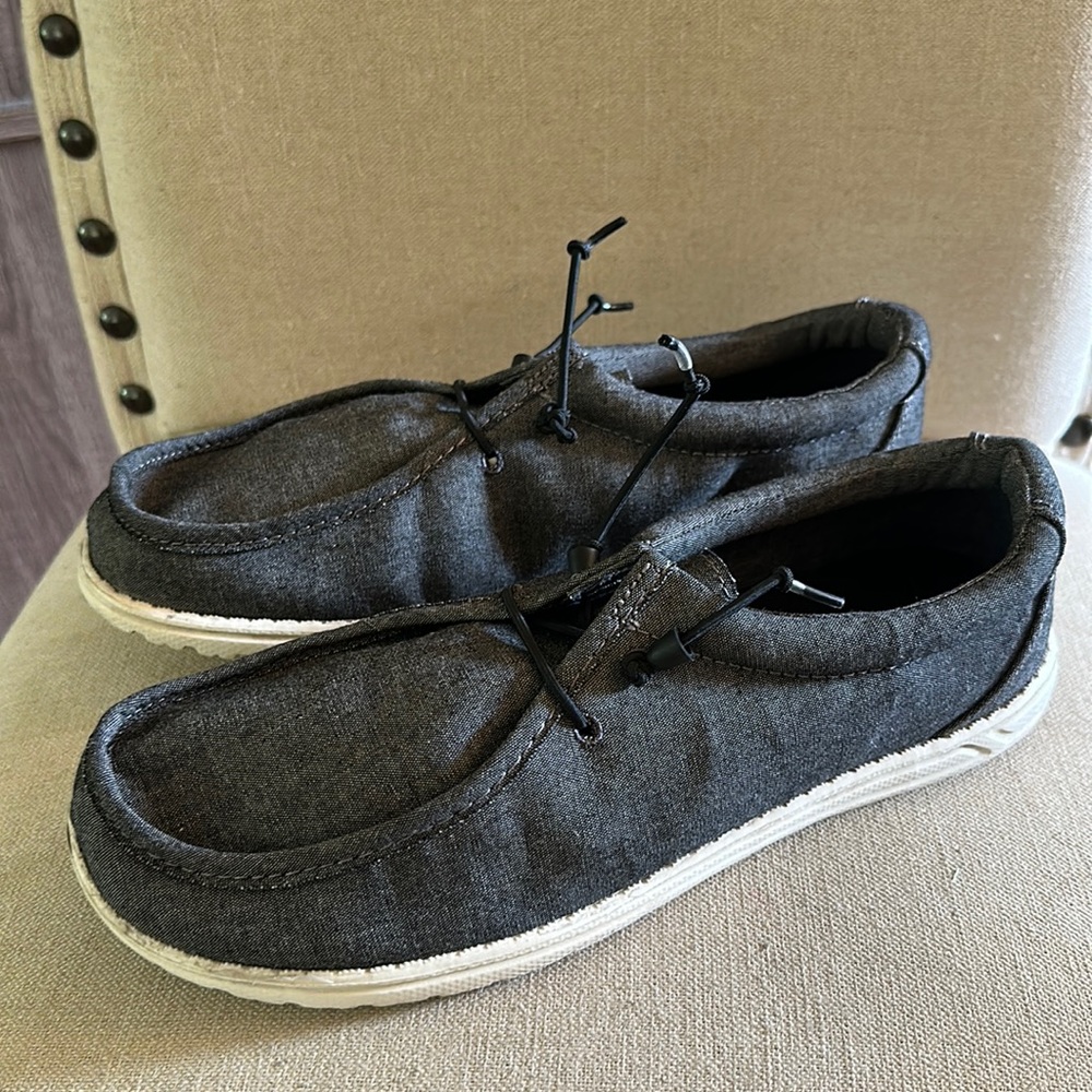 Crevo Men’s Stretch Slip On Lightweight Sneakers Gray White Size 9